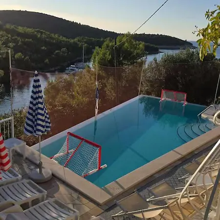 Solea A3 Hvar Town